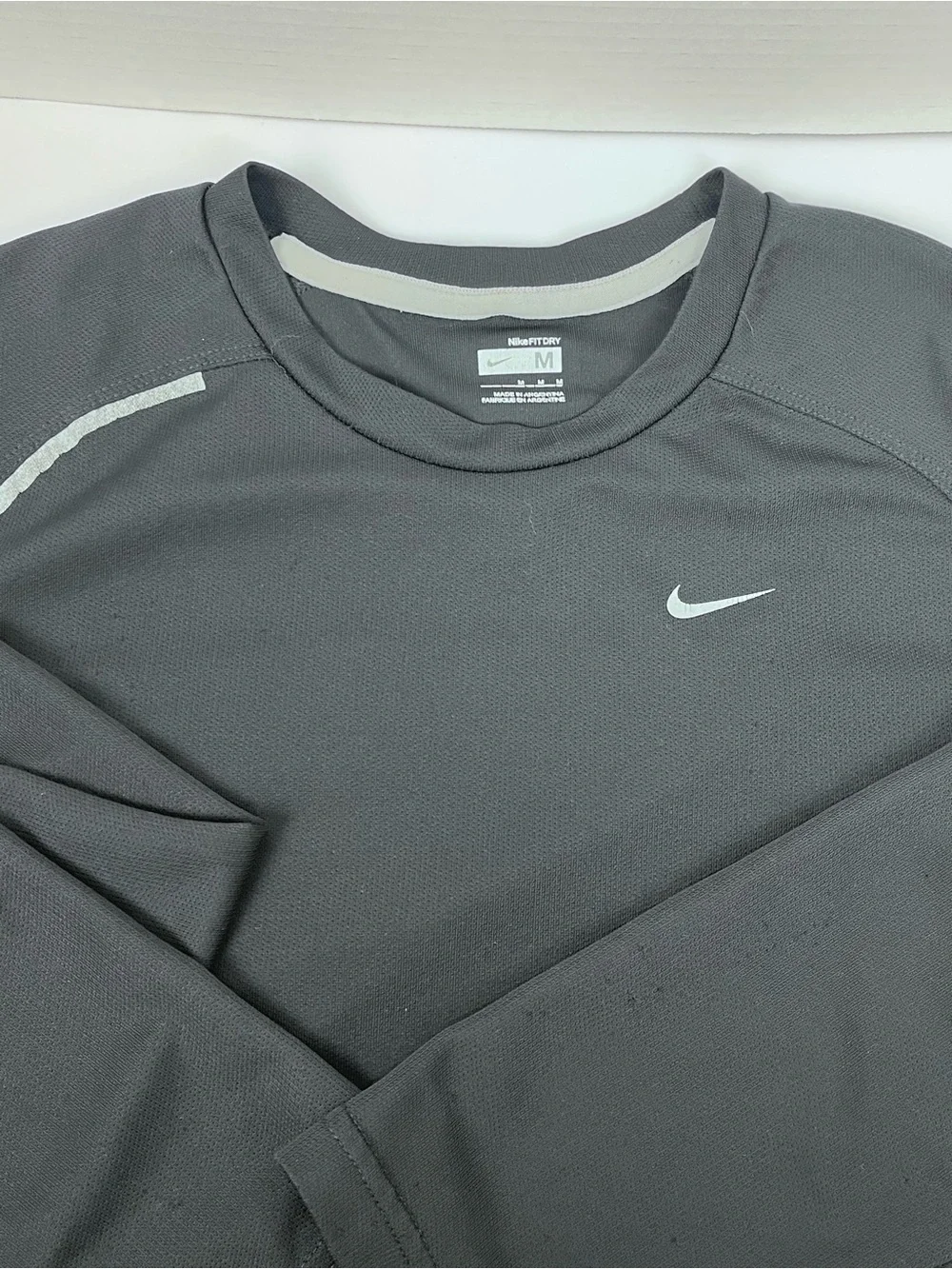 Nike FIt Dry Men's Black Long Sleeve Performance Training Shirt Size M; Running